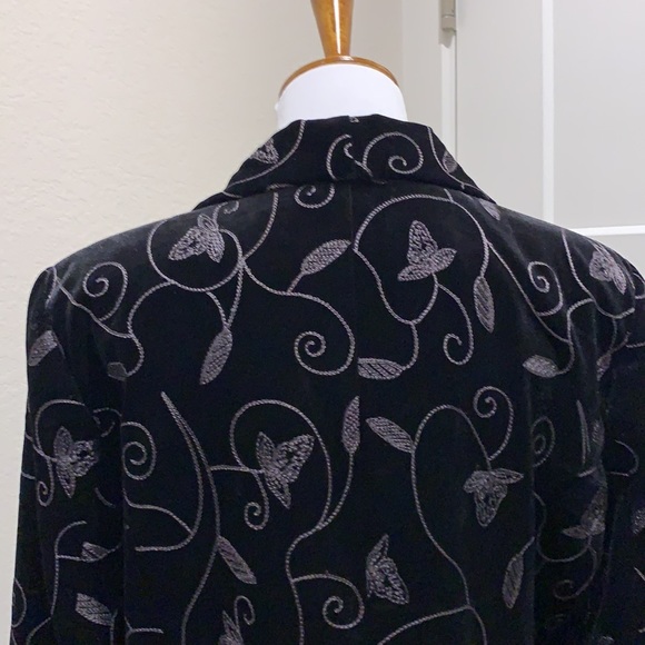 🆕NWT Covington Embroidered Suede Blazer - Picture 10 of 14
